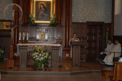 Sanktuarium Matki Bożej Bolesnej, Msza Święta, czyta Pani Zofia