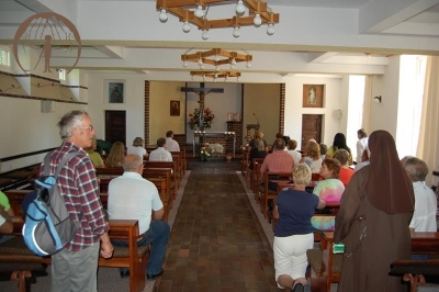 Goście w Kaplicy Domu, krótka modlitwa