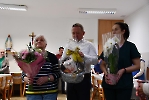 Jadalnia Domu Nadziei, Pani Maria, Pan Tomasz i Pani Beata dziękują Pani Urszuli za lata pracy .