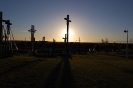 Sanktuarium Matki Bożej Bolesnej, Góra Krzyży w tle zachód słońca
