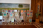 Dom Nadziei, hol główny, wystawa prac Pani Zofii