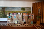 Dom Nadziei, hol główny, wystawa prac Pani Zofii